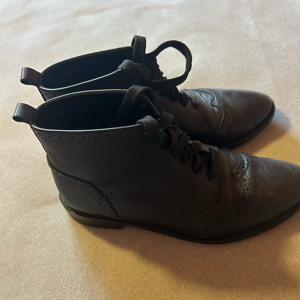 A Soliani Wingtop boots